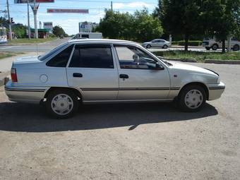 2004 Daewoo Nexia Photos