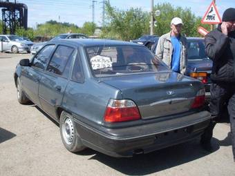 2005 Daewoo Nexia Photos
