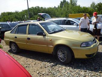 2010 Daewoo Nexia Photos