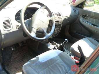 1998 Daewoo Nubira Photos