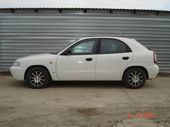 1998 Daewoo Nubira Photos