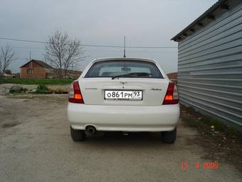 1998 Daewoo Nubira Photos