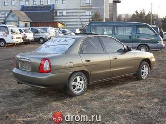 1998 Daewoo Nubira Photos