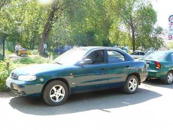 1998 Daewoo Nubira Images