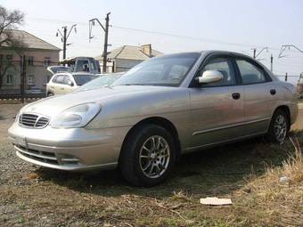 2000 Daewoo Nubira Photos