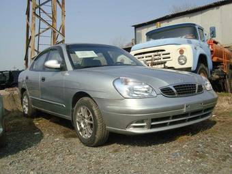 2000 Daewoo Nubira Photos