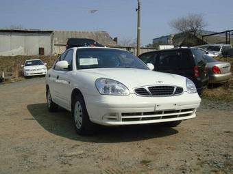 2001 Daewoo Nubira Photos