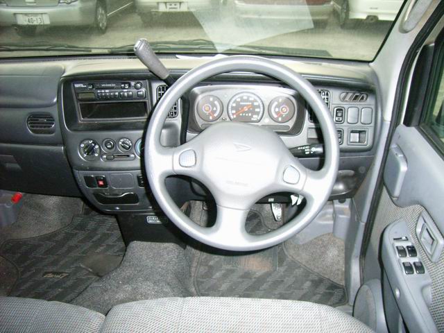 2001 Daihatsu Atrai Pictures