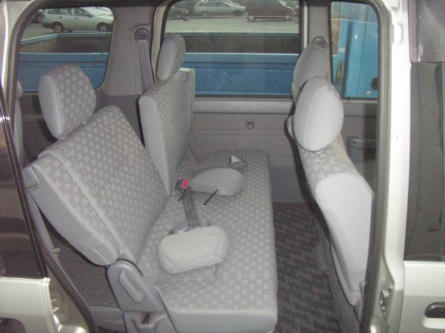 2001 Daihatsu Atrai Photos