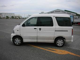 2003 Daihatsu Atrai Photos