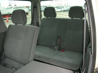 2003 Daihatsu Atrai Images