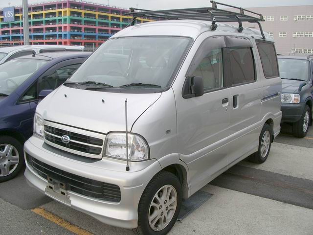 2000 Daihatsu ATRAI7 Photos