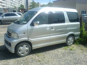 2000 Daihatsu ATRAI7 Photos