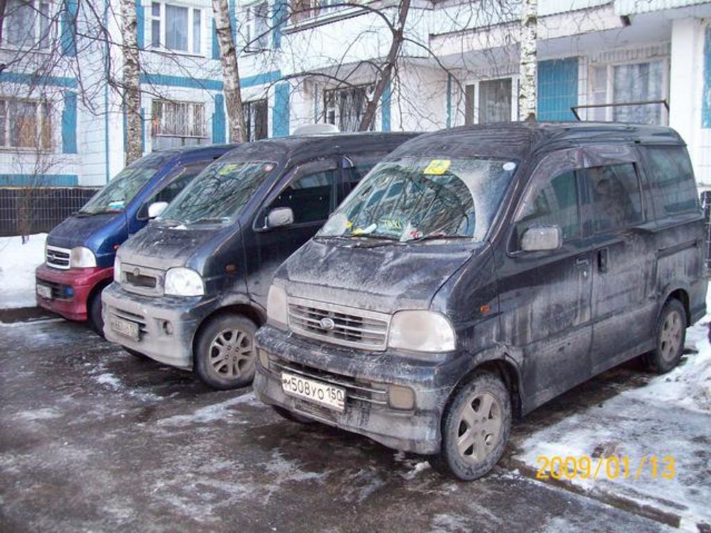 Авито россия легковые автомобили. Daihatsu atrai 7. Toyota Sparky, 2000 год. Брошенные минивэны. Брошенные минивэны в Москве.