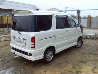 2001 Daihatsu ATRAI7 Pictures