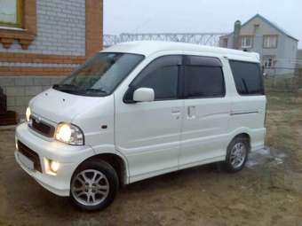 2001 Daihatsu ATRAI7 Pics