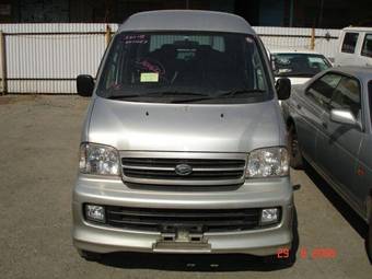 2001 Daihatsu ATRAI7 Photos