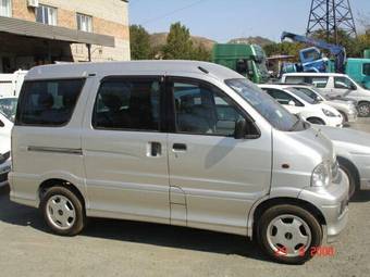 2001 Daihatsu ATRAI7 Pictures