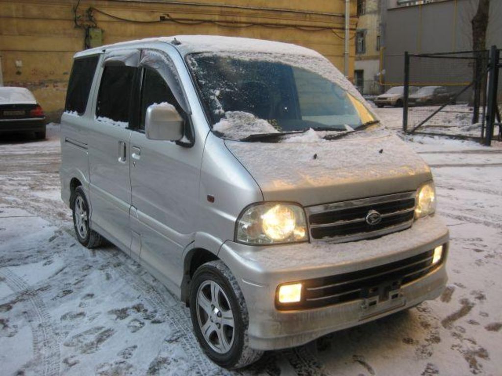 2002 Daihatsu ATRAI7