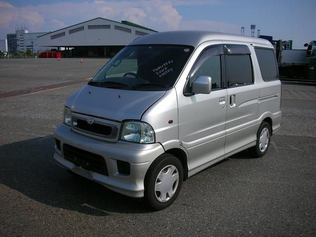 2002 Daihatsu ATRAI7