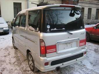 2002 Daihatsu ATRAI7 Pictures