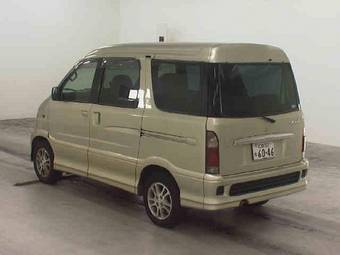 2002 Daihatsu ATRAI7 Pictures