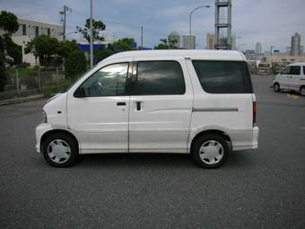 2003 Daihatsu ATRAI7 Photos