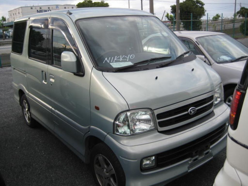 2004 Daihatsu ATRAI7