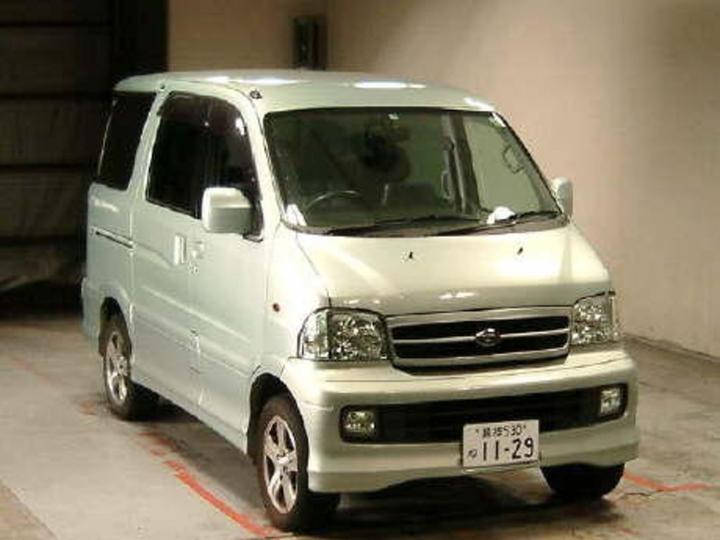 2004 Daihatsu ATRAI7