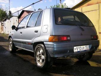 1990 Daihatsu Charade Pictures