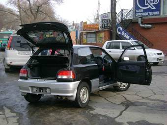 1996 Daihatsu Charade Pics