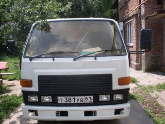 1990 Daihatsu Delta Photos