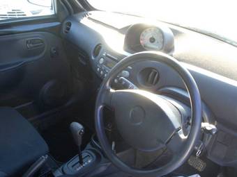 2010 Daihatsu Esse Images