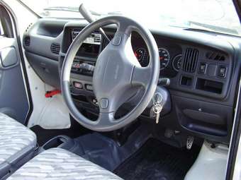 2004 Daihatsu Hijet Images