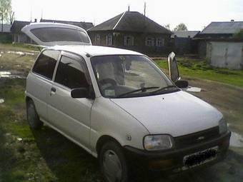 1997 Daihatsu Mira Photos