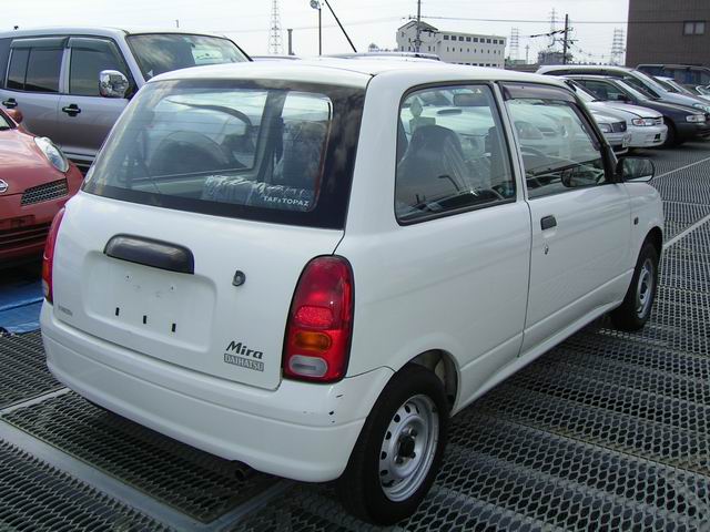 1999 Daihatsu Mira Pictures