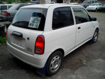 2001 Daihatsu Mira Pictures