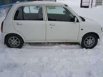 2002 Daihatsu Mira Pictures