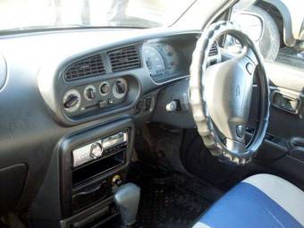 2002 Daihatsu Mira Photos