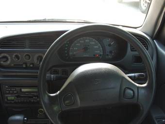 2002 Daihatsu Mira Pics