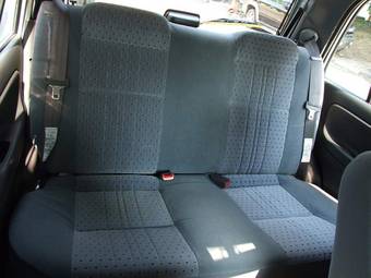 2002 Daihatsu Mira Pictures