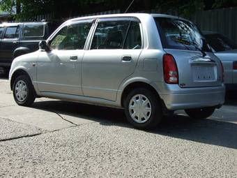 2002 Daihatsu Mira Pictures