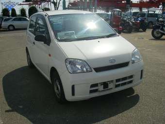 2004 Daihatsu Mira Pictures