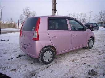 2004 Daihatsu Mira Pictures
