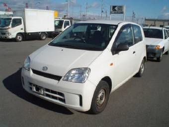 2004 Daihatsu Mira Images