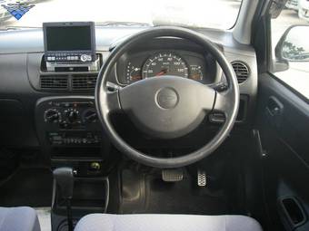 2004 Daihatsu Mira Photos