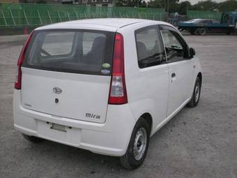 2004 Daihatsu Mira Pictures