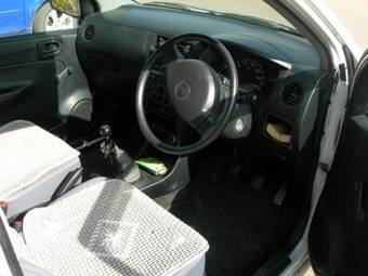 2004 Daihatsu Mira Photos