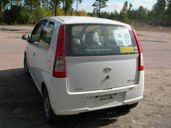 2004 Daihatsu Mira Pictures