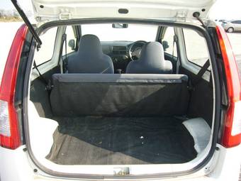 2004 Daihatsu Mira Pictures